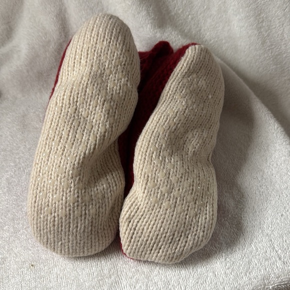 New Slippers w Grippers. Red O/S fits most. Knit Booties. Above the Stars. - Picture 2 of 6